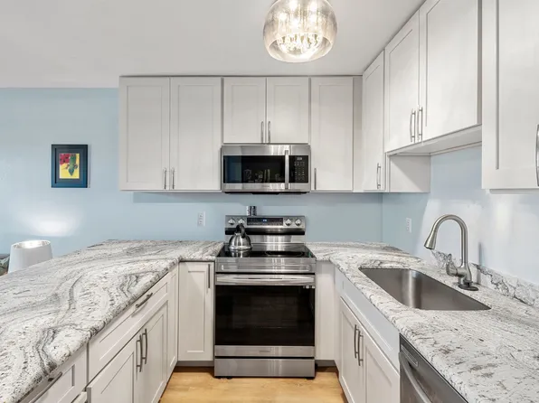 3740 Lower Honoapiilani Rd APT C207, Lahaina, HI 96761