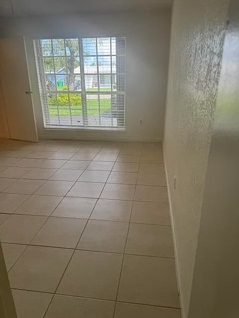 3 bed, 2.0 bath, 1036 sqft, $3,500 — Photo 4