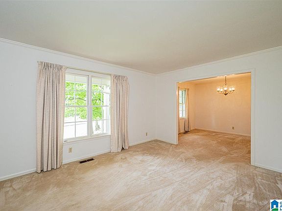4th image of 453 Shenandoah Dr