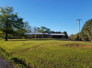 94 Pete Barham Rd, Walnut Grove, MS 39189