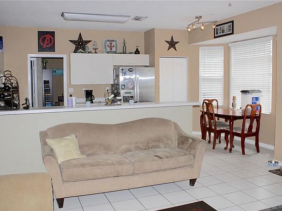 5th image of 25683 Old Gaslight Dr