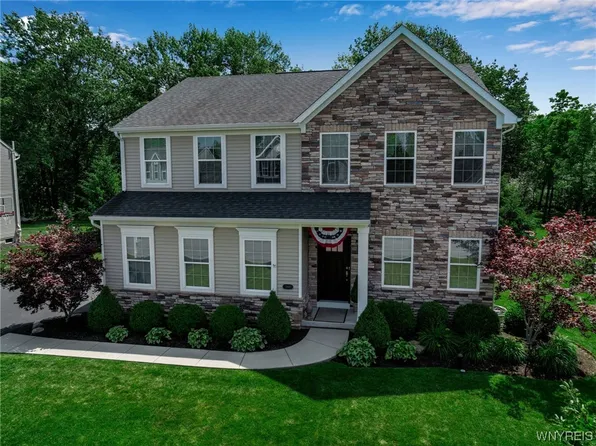5848 Monaghan Ln, Clarence Center, NY 14032