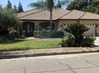 4735 N Crystal Ct, Visalia, CA 93291