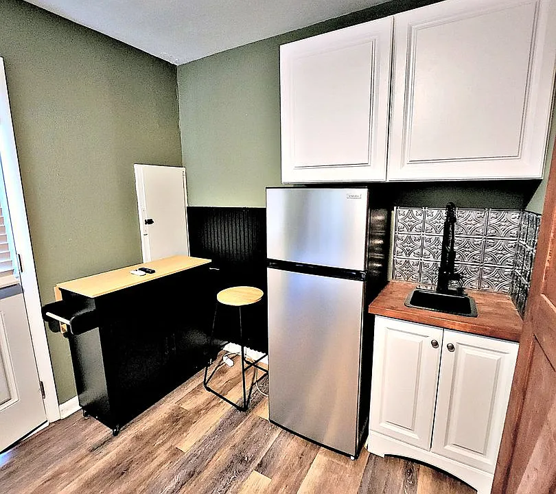 4321 Arlington Ct NW