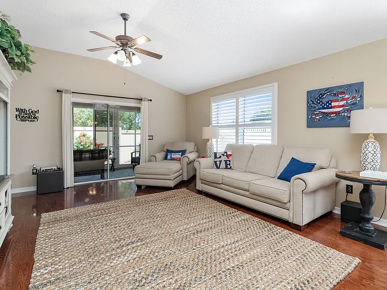 2374 Ridgeway Ct — Photo 7