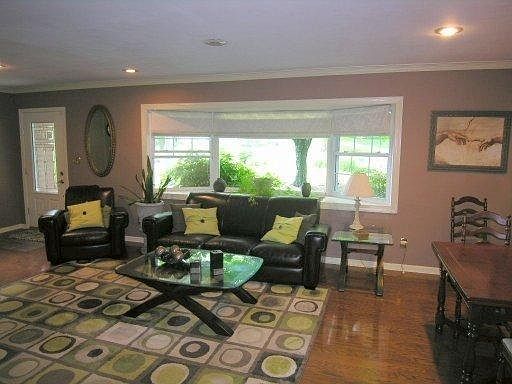 4th image of 1528 Cliffside Ln
