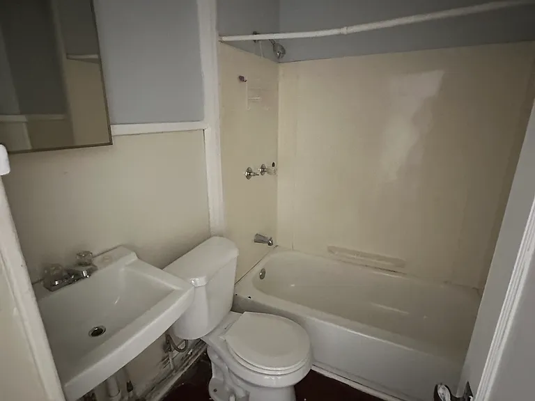 139 Gold St #2S — Photo 8