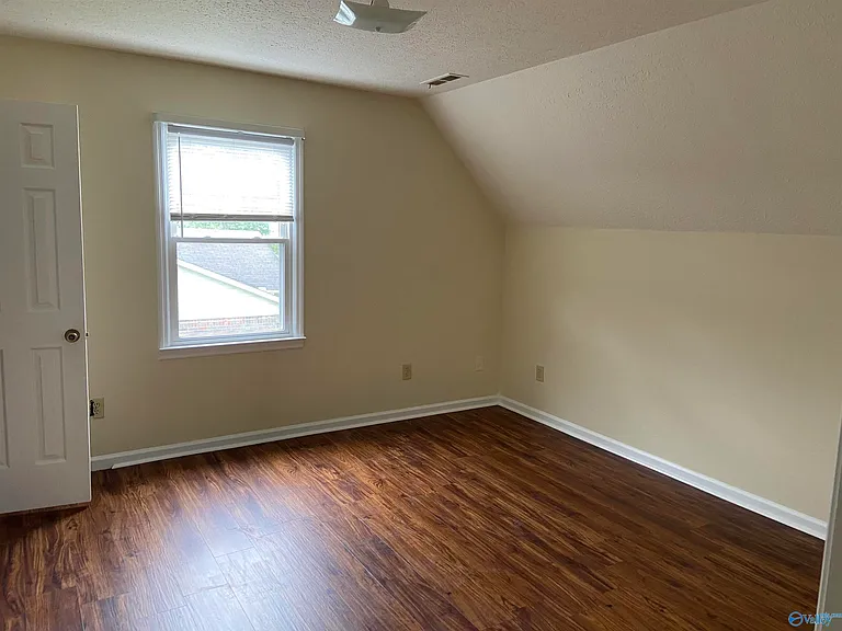 402 Crutcher Cir — Photo 10