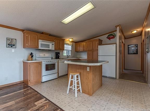 5th image of 42 Dena Nix Ln