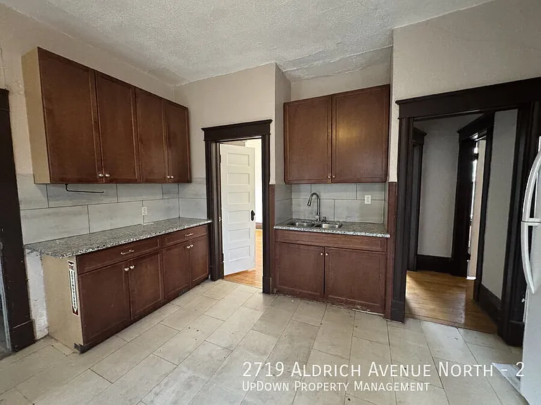 2719 Aldrich Ave N #2 — Photo 12