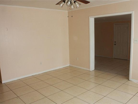 5th image of 205 Verbena Dr