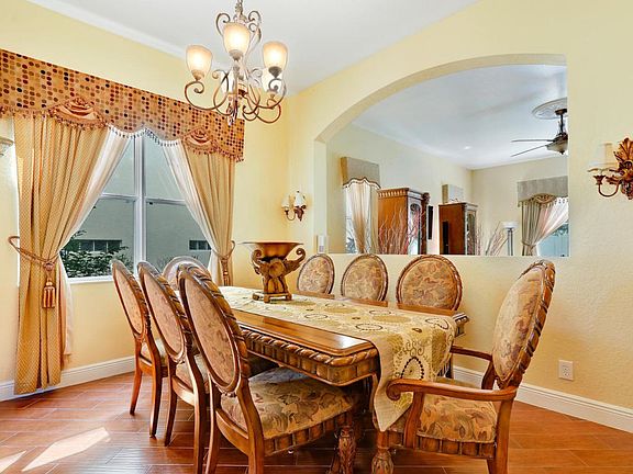 266 Gazetta Way West Palm-large-004-5-Di