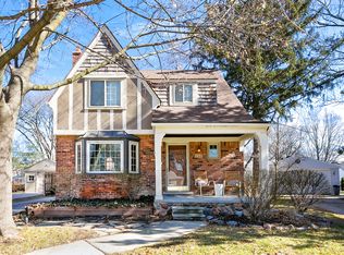 2835 Woodslee Dr, Royal Oak, MI 48073