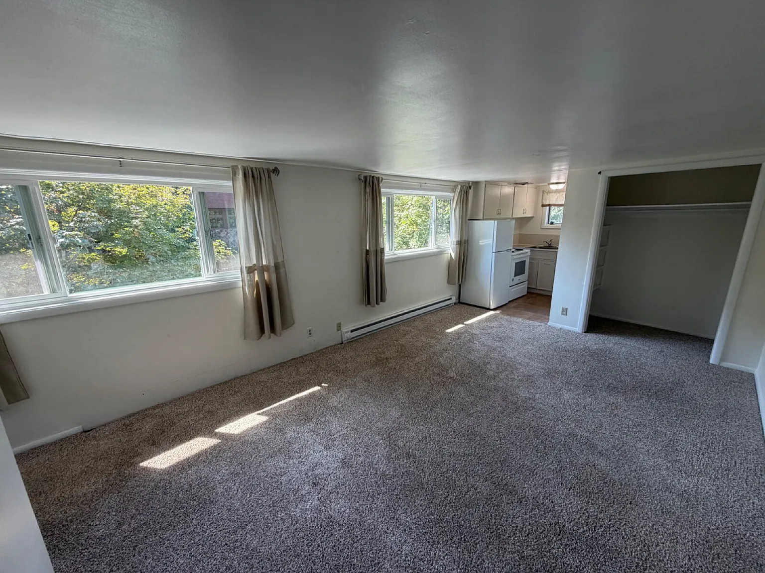 Studio, 1.0 bath, $800 — Photo 2