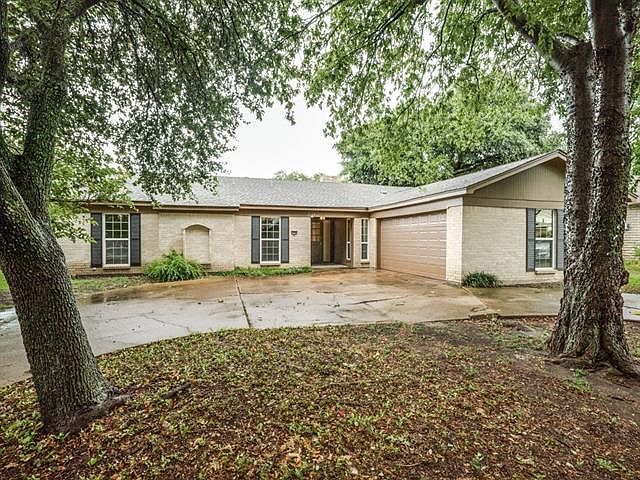 1st image of 15556 Mosscove Cir