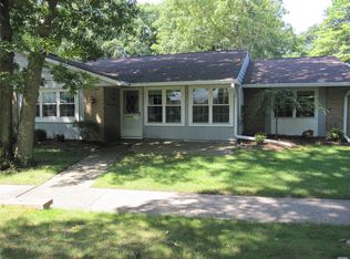 481 Fairway Ct UNIT B, Ridge, NY 11961