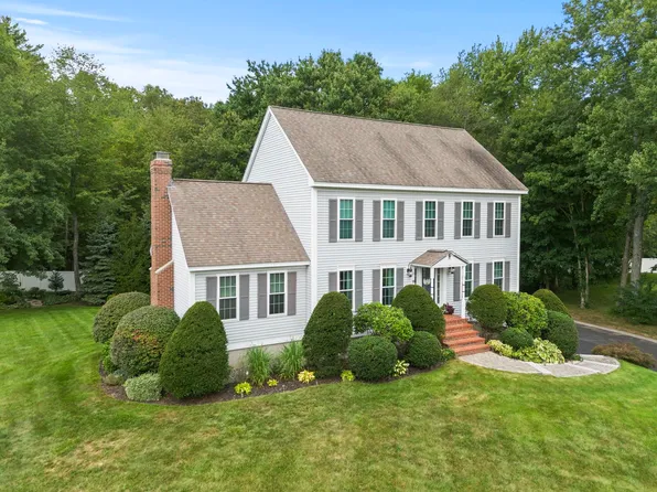 18 Quaker Lane, Seabrook, NH 03874