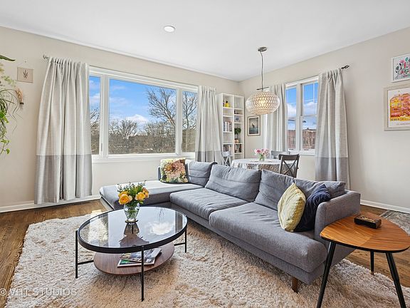 5th image of 2158 W Foster Ave #3