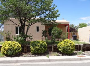 1301 Lobo Pl NE, Albuquerque, NM 87106