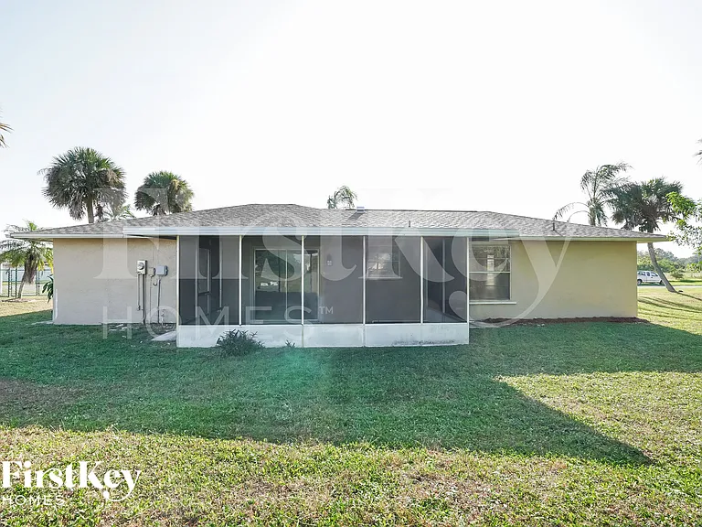 1423 Caywood Cir S — Photo 15