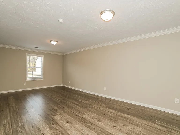 104 Rockefeller Ln — Photo 9
