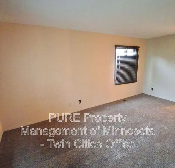 5231 Balmoral Ln — Photo 9