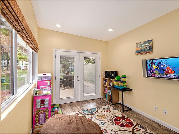 5th image of 1737 Valley Park Ave