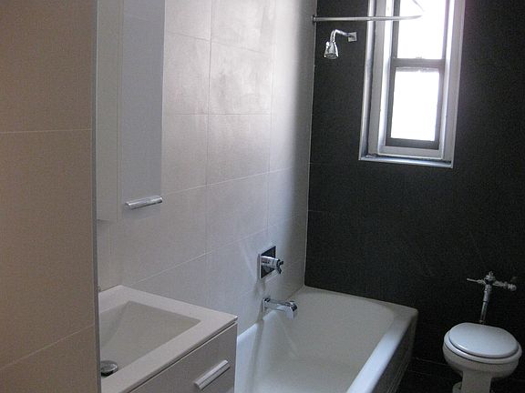 5th image of 45 Tennis Ct APT F10