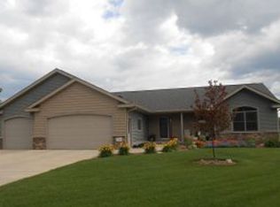31794 Maple Ct, Lake City, MN 55041