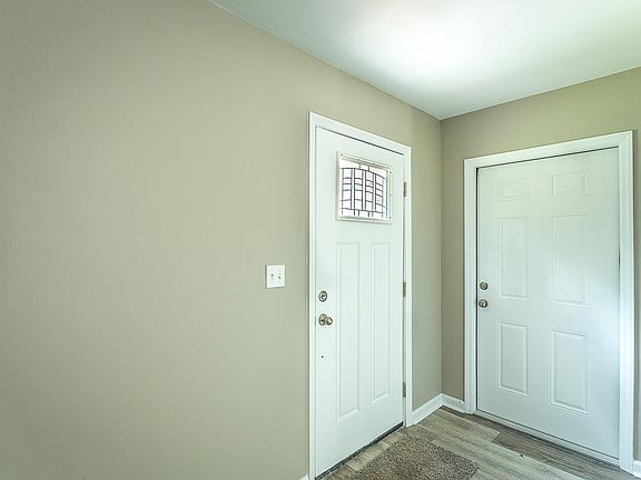 4th image of 23 Nelson Rd