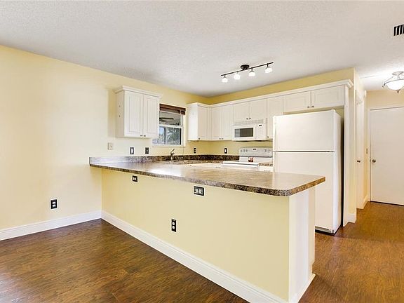 5th image of 2507 SW Monterrey Ln