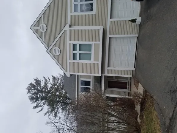 15 Greenwich Ln, Avon, CT 06001