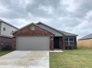 1333 S Scissortail Ln, Fayetteville, AR 72701