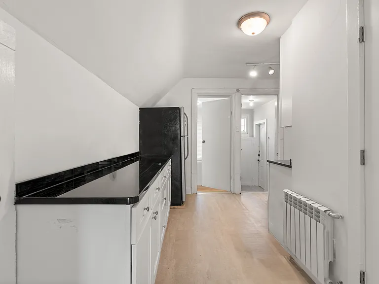 1121 Leonard Pl #3 — Photo 10