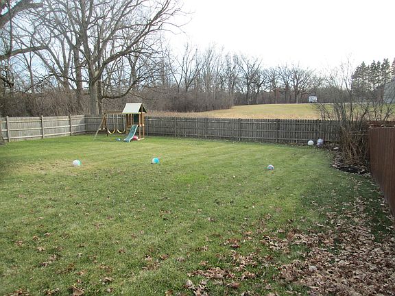 4th image of 2207 Lake Shore Dr