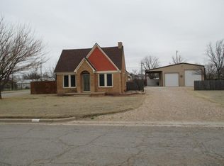 1101 Nw #J, Childress, TX 79201