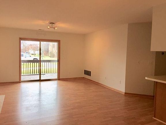 4th image of 9688 Sawgrass Ct