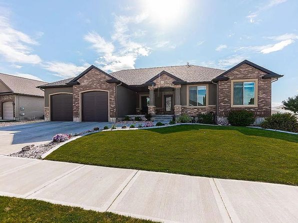 593 Pheasant Run Cir