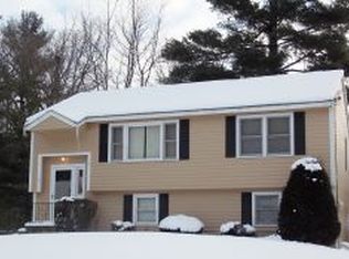 16 Walnut St, Hudson, NH 03051