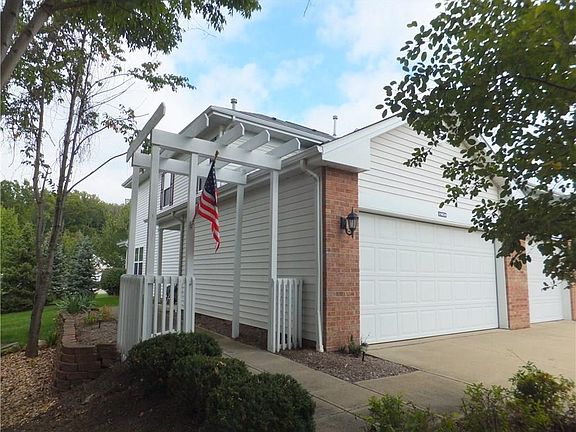 3rd image of 15820 Foxglove Ln