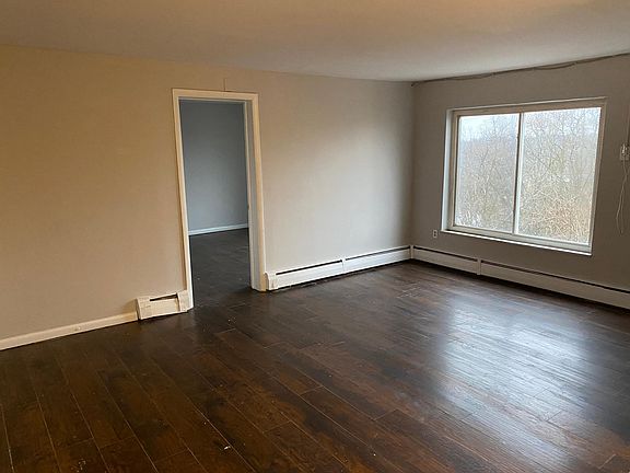 3rd image of 2545 Montana Ave APT 10