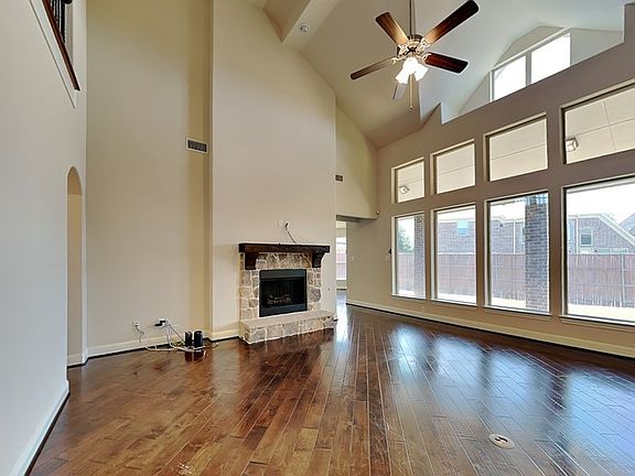 2nd image of 3006 Knightsbridge Ln