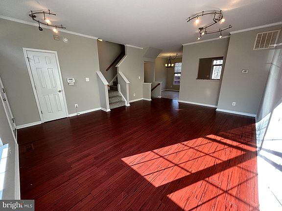 3rd image of 4213 Normandy Ct