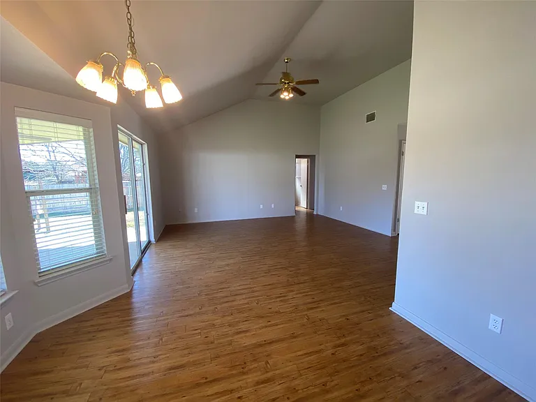1806 Dublin Dr — Photo 21