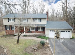 12 Old Farm Rd, Warren, NJ 07059