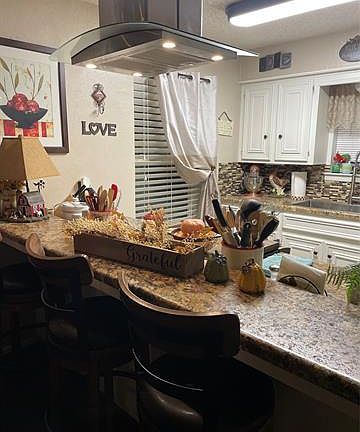 5th image of 2010 Oak Creek Cir