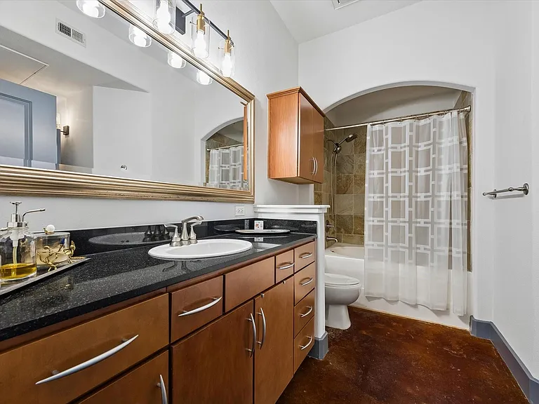 1901 Post Oak Blvd #1404 — Photo 11