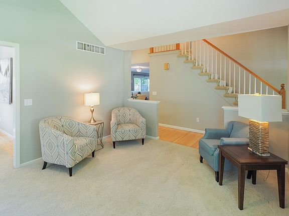 3093 Bryn Mawr Dr-105