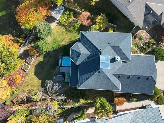 2nd image of 304 N Cambridge Pl