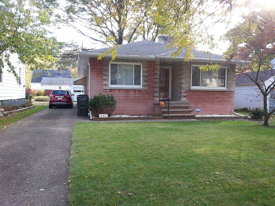 1st image of 447 Oxford Ave
